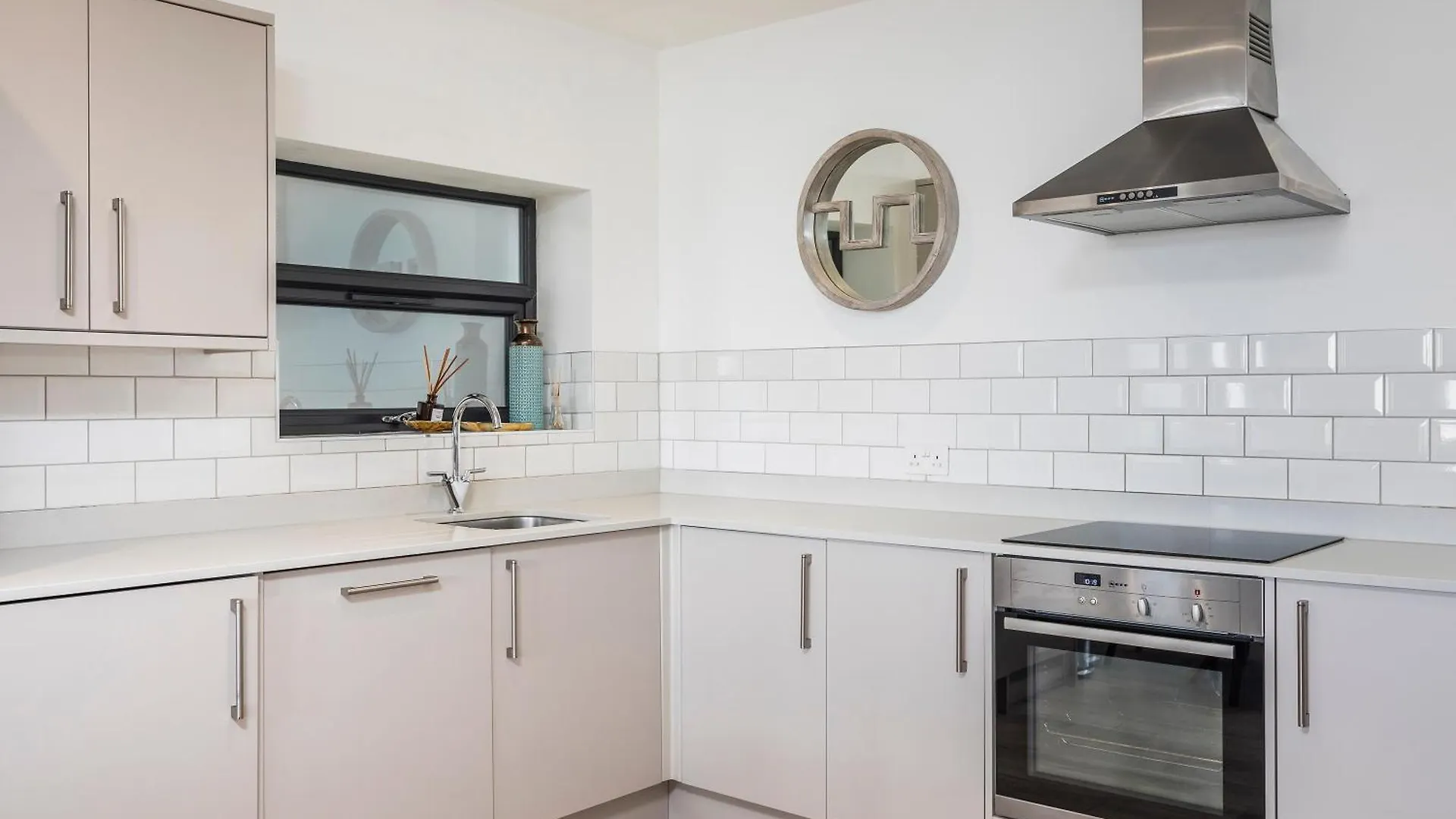 Luxury 3 Bed Apartment- Large Balcony With Seaviews Bournemouth United Kingdom