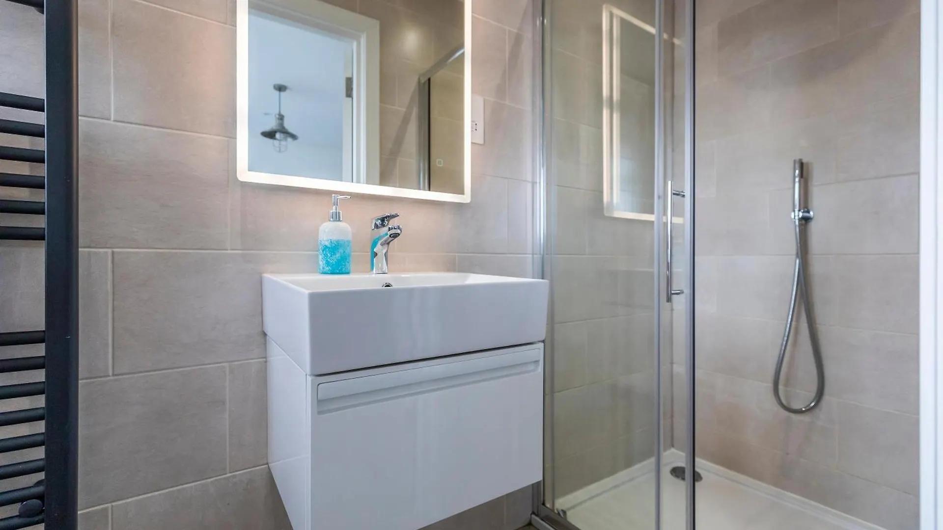 Apartment Luxury 3 Bed Apartment- Large Balcony With Seaviews Bournemouth United Kingdom