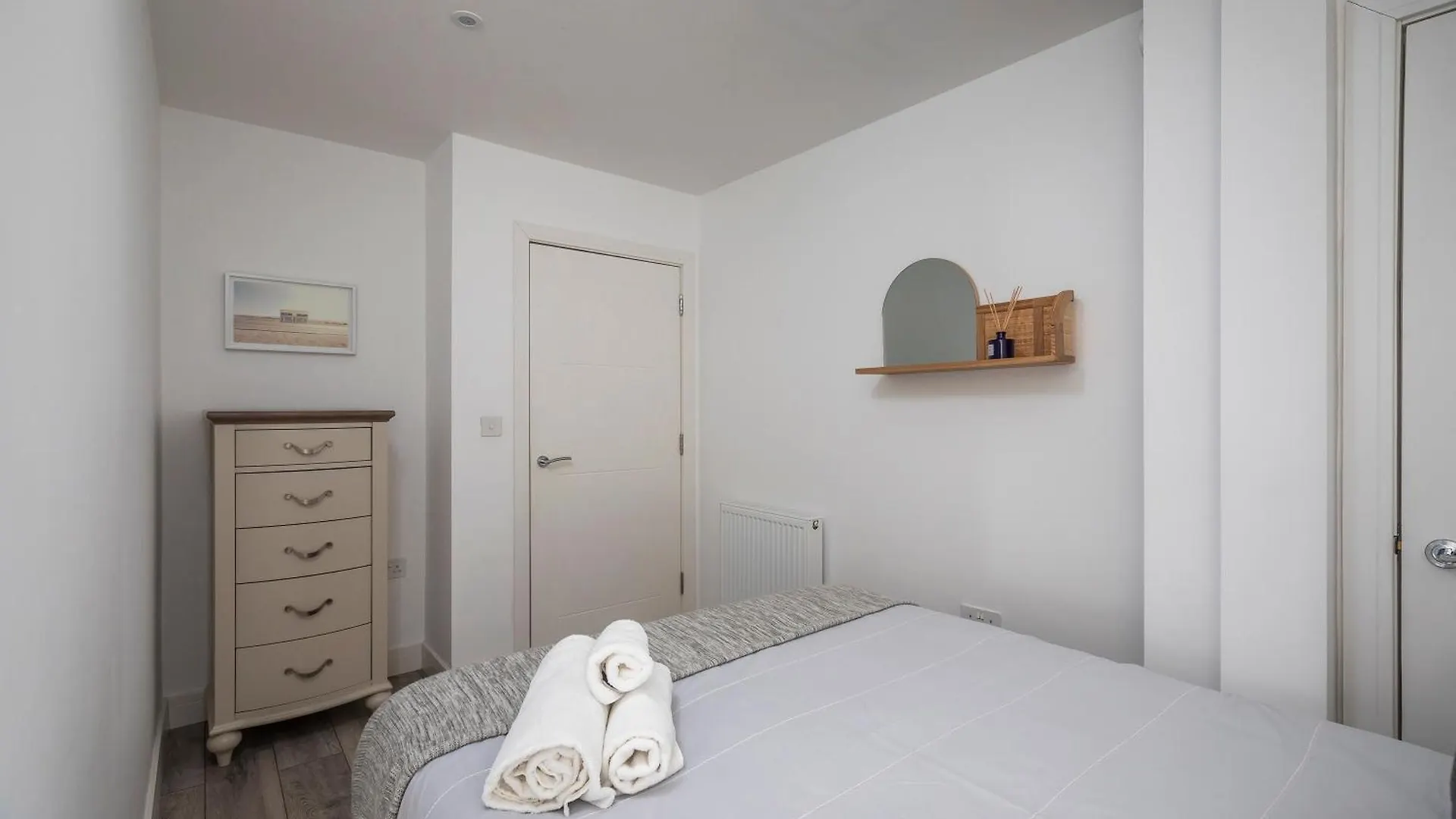 Luxury 3 Bed Apartment- Large Balcony With Seaviews Bournemouth 0*,  United Kingdom