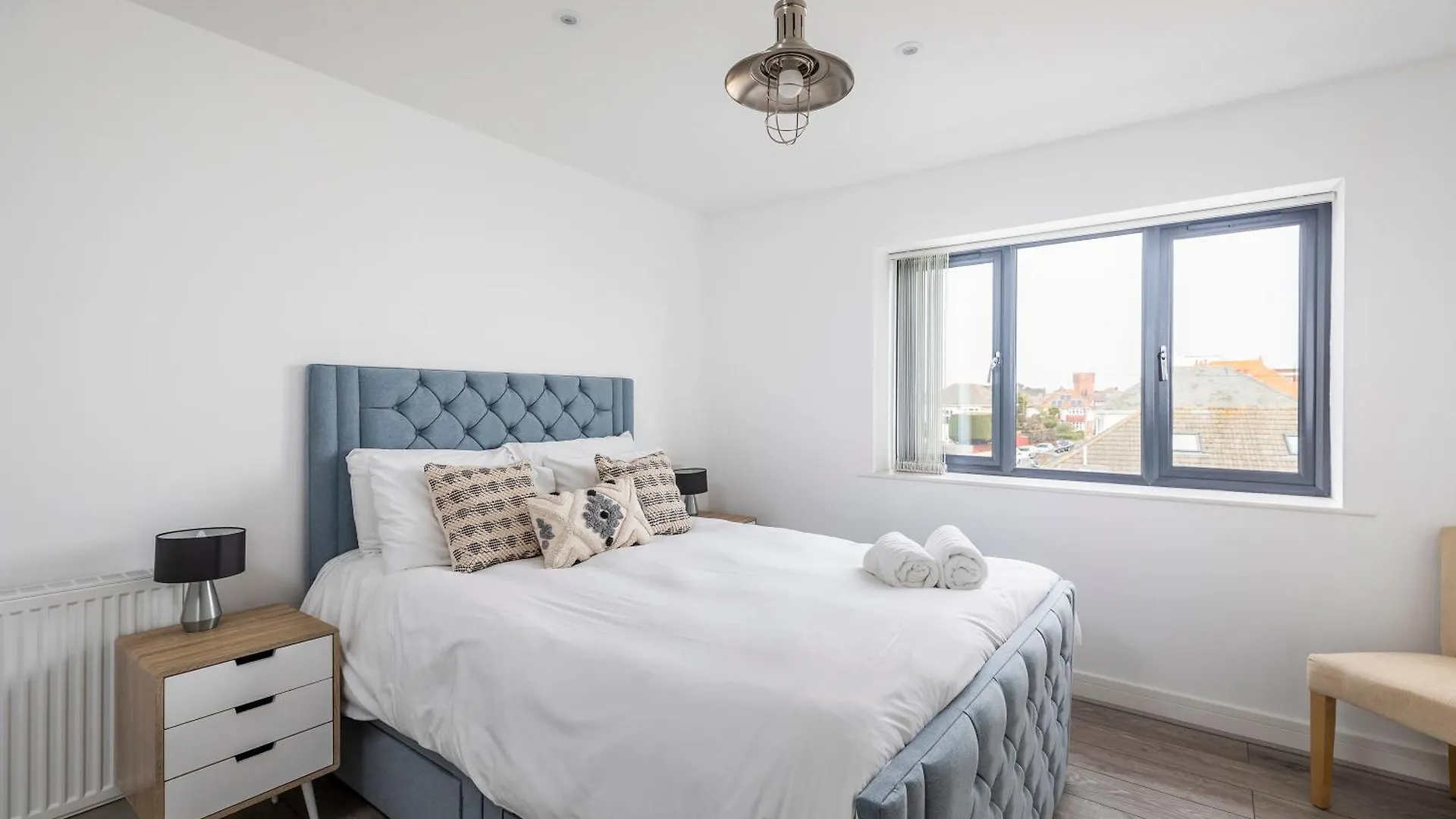 Luxury 3 Bed Apartment- Large Balcony With Seaviews Bournemouth 0*,