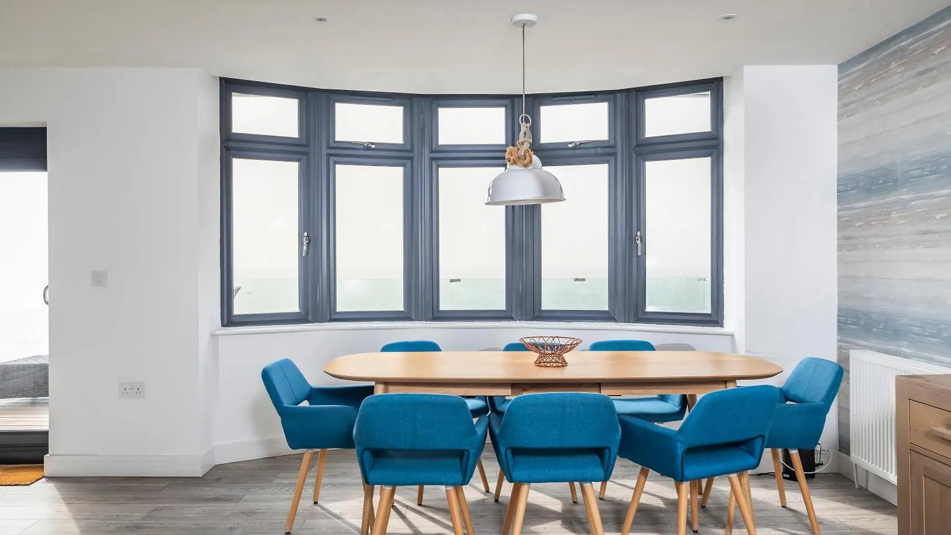 Luxury 3 Bed Apartment- Large Balcony With Seaviews Bournemouth Apartment