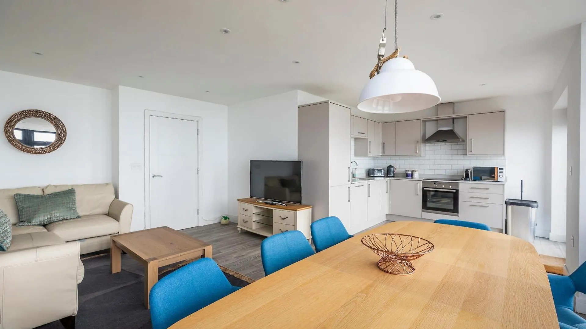 Luxury 3 Bed Apartment- Large Balcony With Seaviews Bournemouth United Kingdom