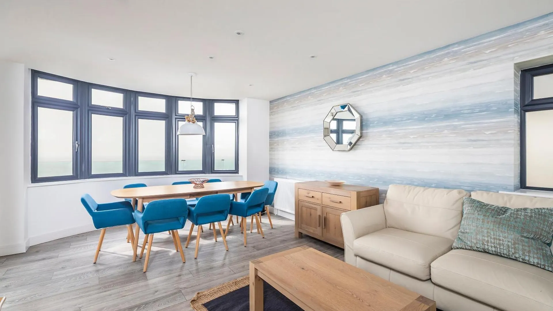 Apartment Luxury 3 Bed Apartment- Large Balcony With Seaviews Bournemouth United Kingdom