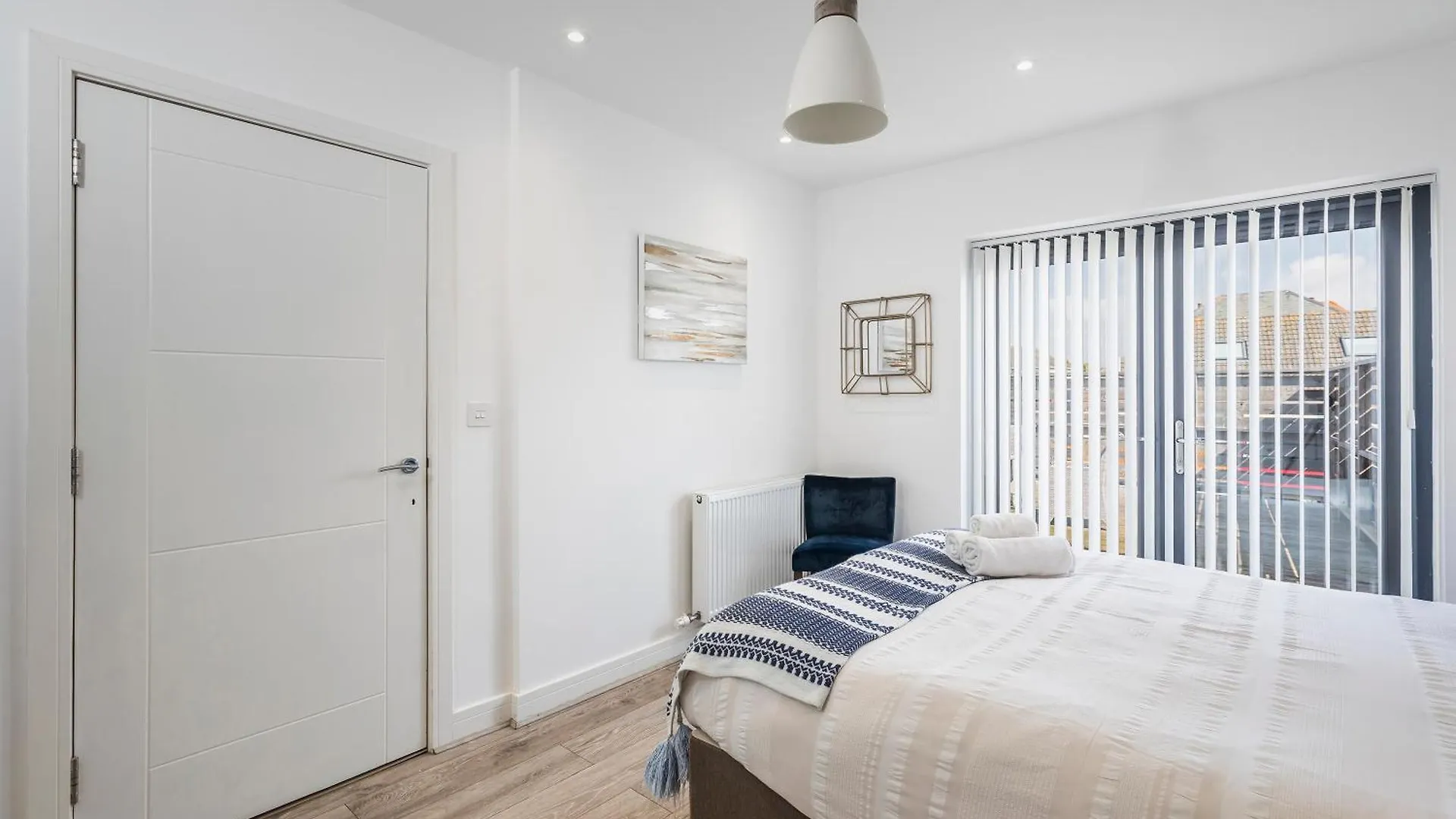 Luxury 3 Bed Apartment- Large Balcony With Seaviews Bournemouth Apartment
