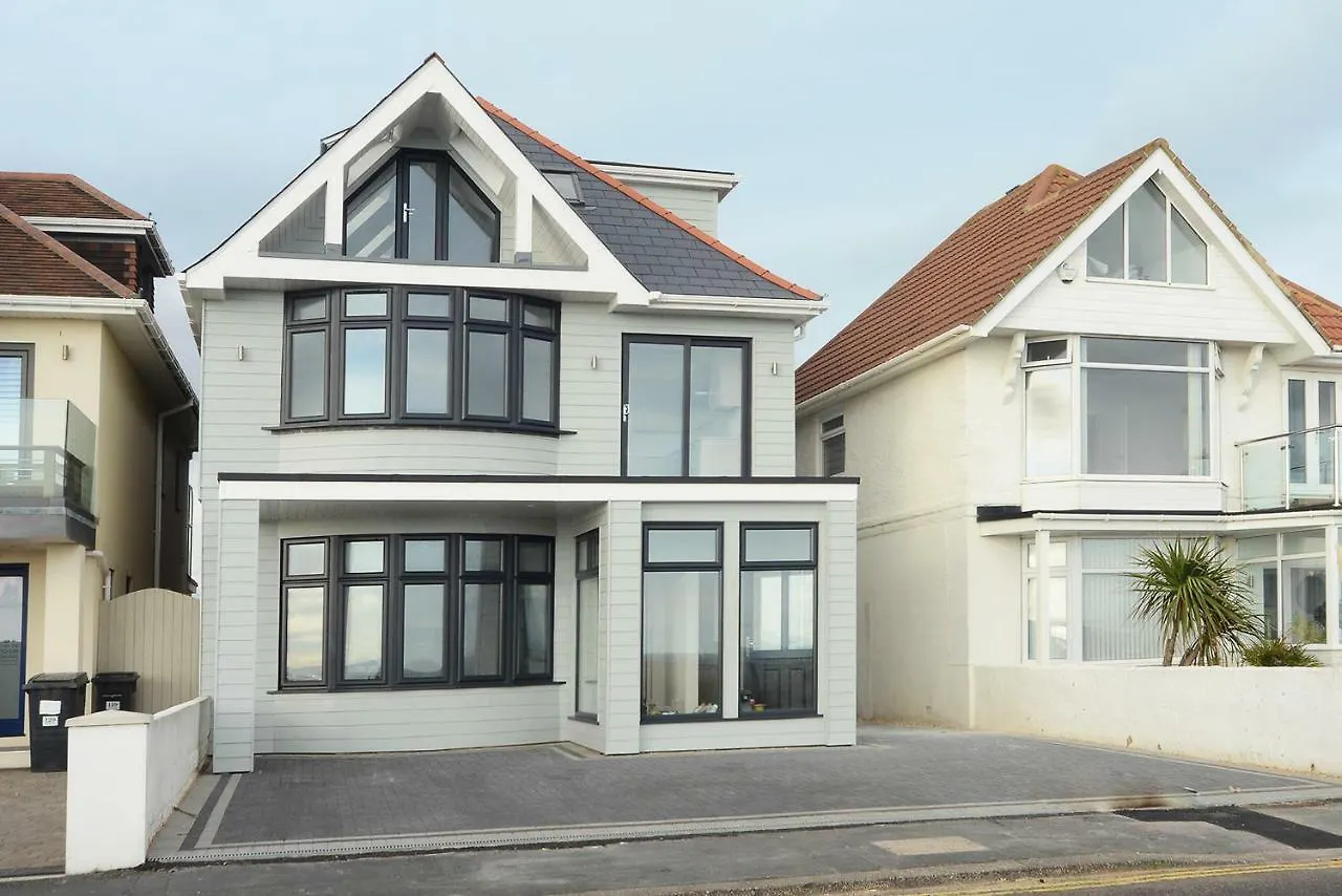 Luxury 3 Bed Apartment- Large Balcony With Seaviews Bournemouth 0*,